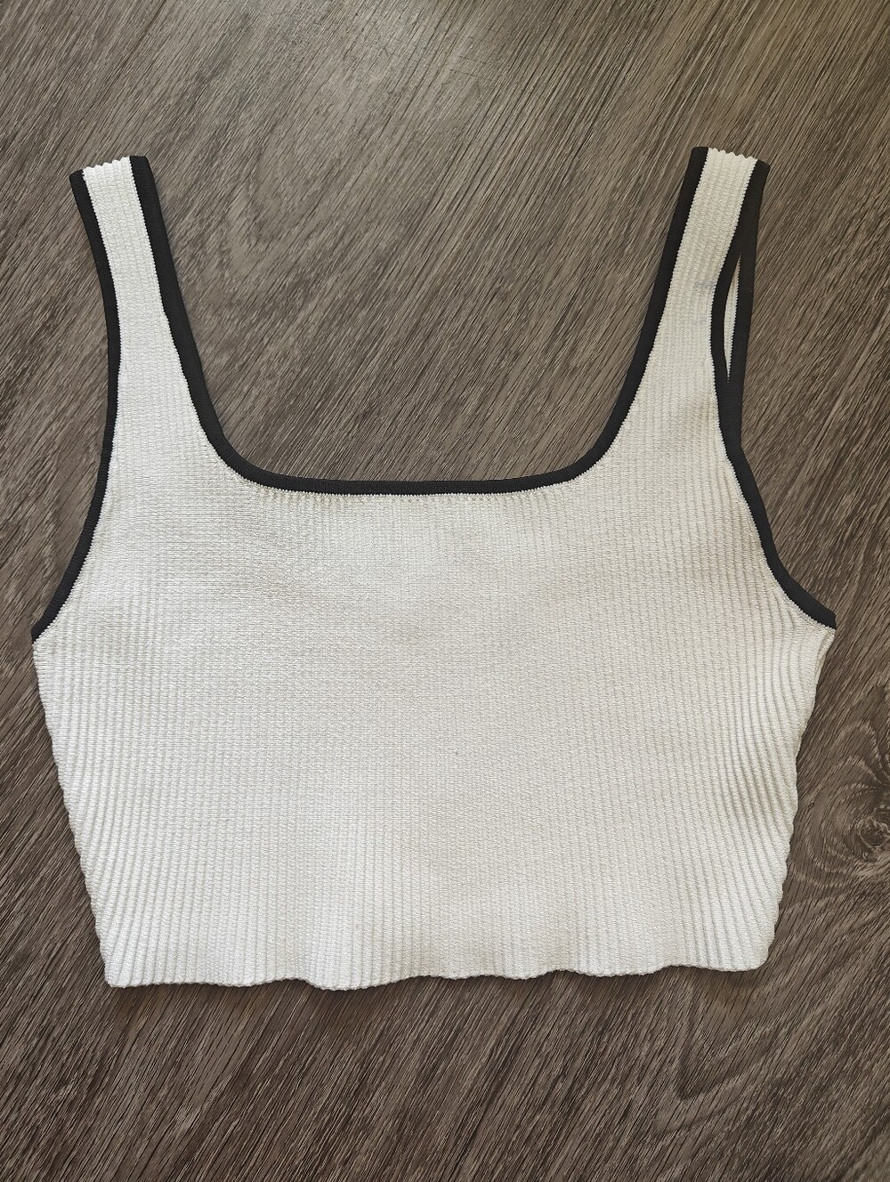 Aritzia Babaton Cream Ribbed Square-Neck Crop Tank with Black Piping